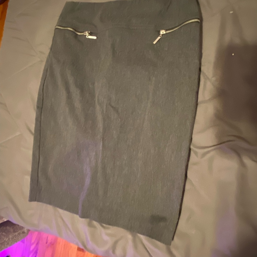 JoeB gray pencil skirt